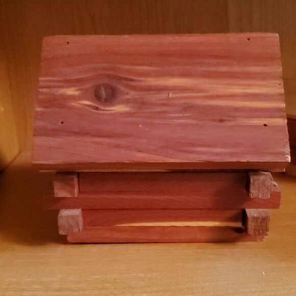 Set of three vintage cedar wooden Bank bundle - Picture 7 of 7